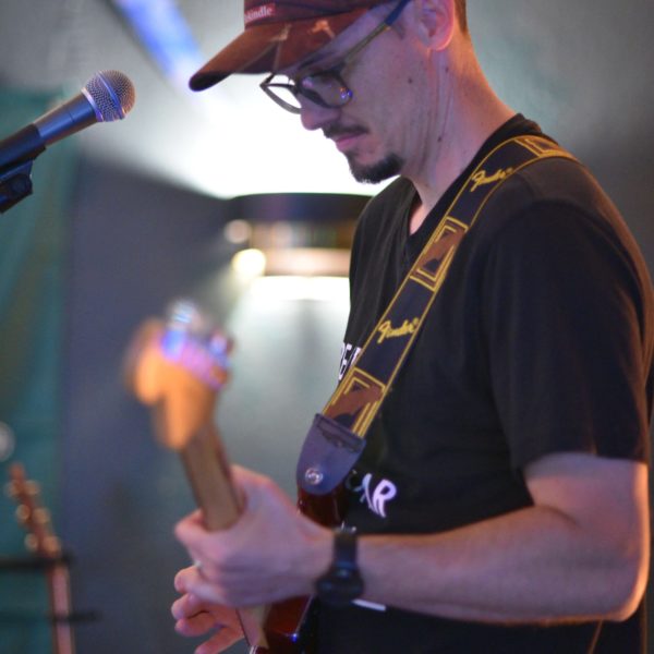 Lead vocal and guitarist 